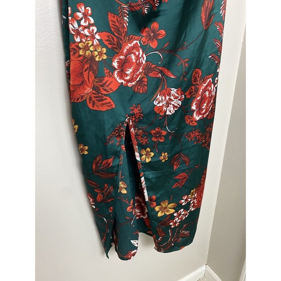 PrettyLittleThing Floral Midi Dress - Picture 6 of 7